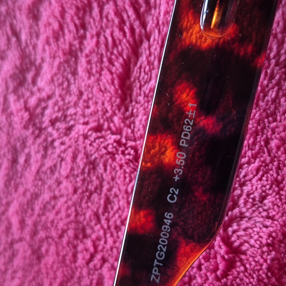 Tortoise Shell Square Reading Glasses - Picture 5 of 7